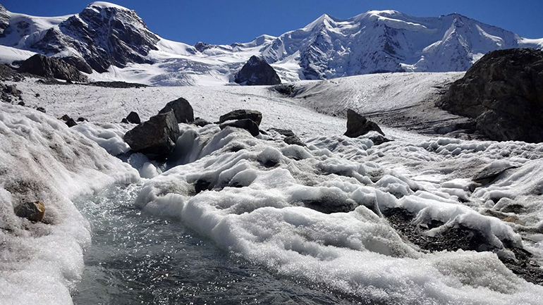 Ο όγκος των ελβετικών παγετώνων έχει μειωθεί κατά 50% από το 1931